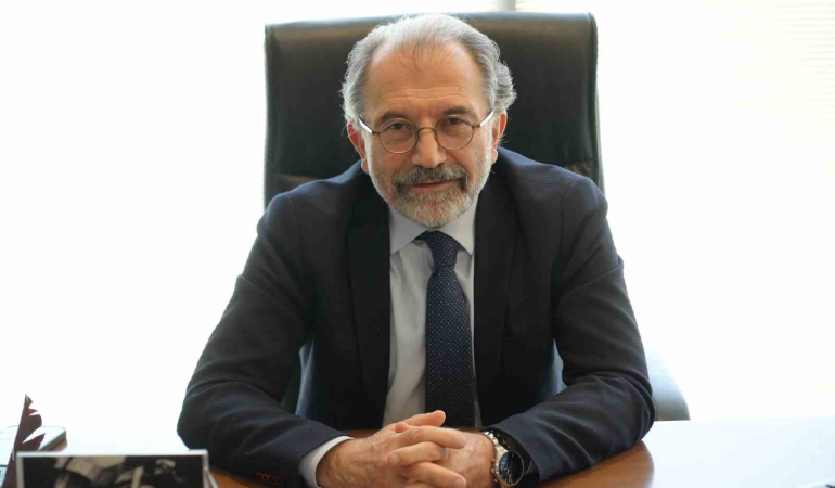 Prof. Dr. Akbaş’tan büyük başarı: 2 bininci kalp ameliyatı geride kaldı