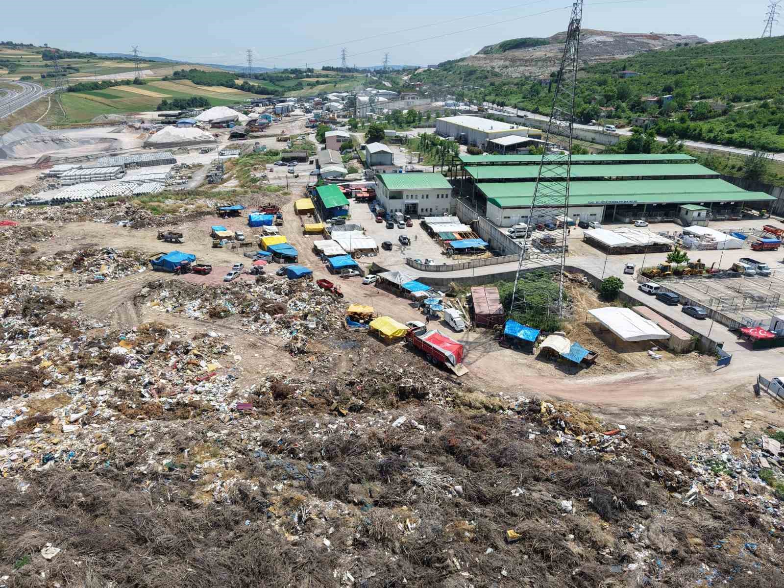 Çöplükte kurbanlık satışı
