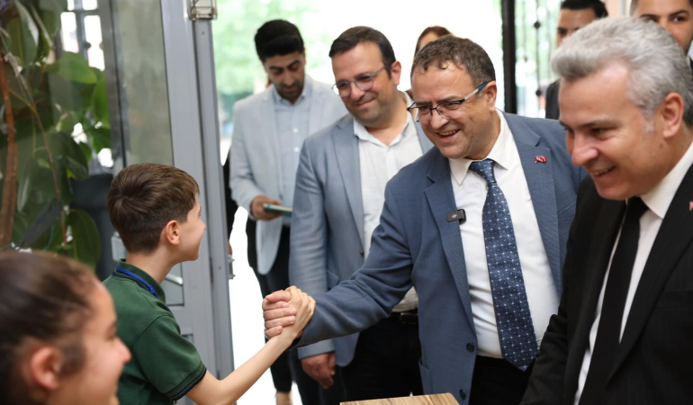 Şehit Mahmut Top Ortaokulu’nda sanat şöleni