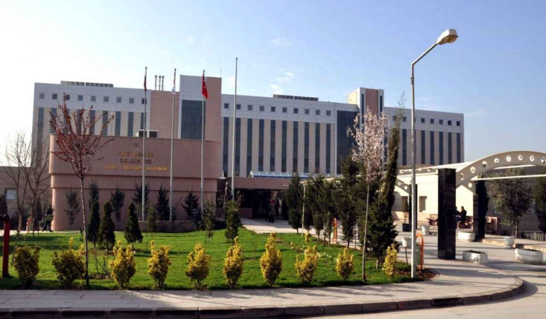 Derince Hastanesi’nde operasyon başladı