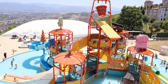 İzmit Belediyesi Aquapark’ı yoğun ilgiyle açıldı
