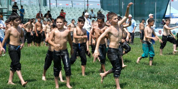 Pehlivanlar er meydanında