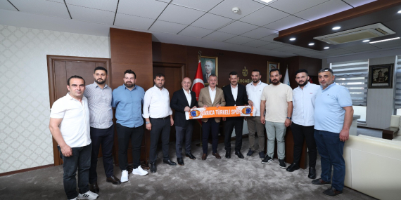 Şampiyon Darıca Türkeli, Başkan Büyükakın’a geldi