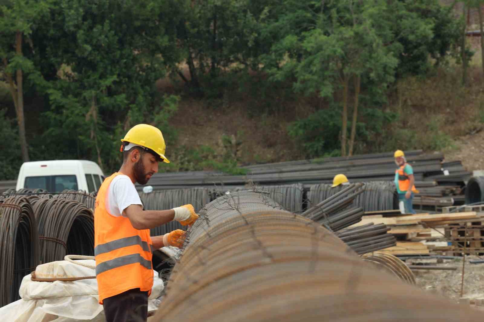 Umuttepe’ye dev cami: Aynı anda 5 bin kişi ibadet edebilecek

