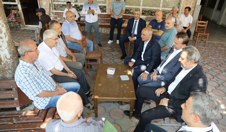 Başkan Söğüt ve Milletvekili Yılmaz Körfez’de esnaf ziyareti yaptı