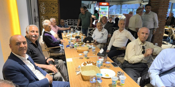 Huzurevi sakinlerine sıra gecesi eğlencesi