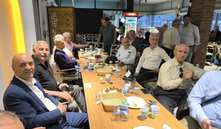 Huzurevi sakinlerine sıra gecesi eğlencesi