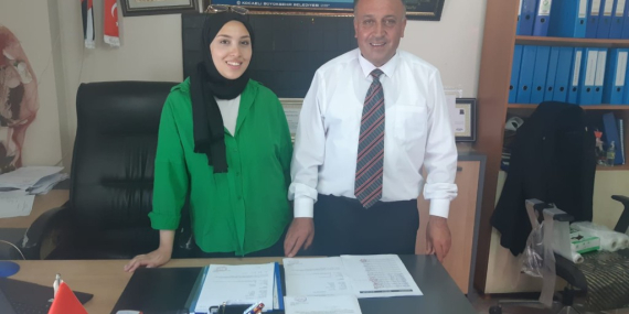 Tatil yapmadı, kızıyla et dağıttı