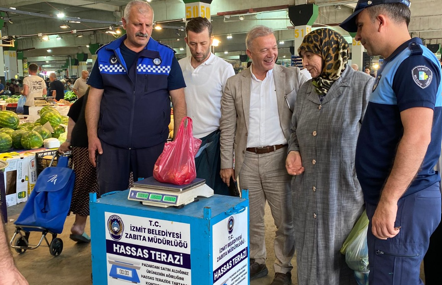İzmit Belediyesinden pazar yerlerinde hassas terazi denetimi