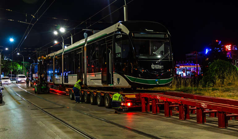 7.tramvay da raylarla buluştu
