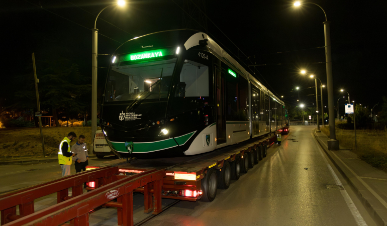 8’inci tramvay konforlu ulaşım ailesine katıldı
