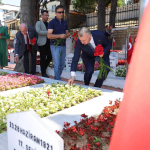 Aktaş ve Büyükakın, dua okudu, karanfil bıraktı. docx (5)