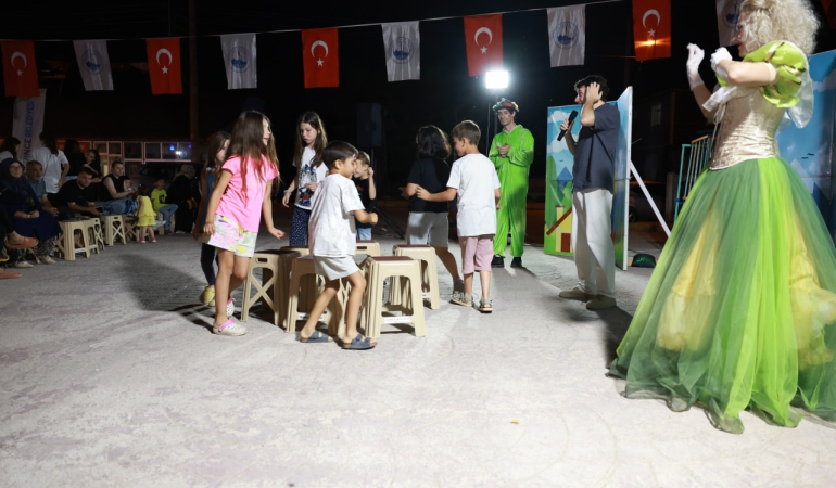 Derince’de mahalle çocuk şenlikleri başladı