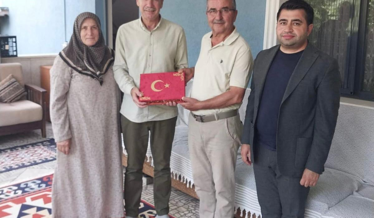 İzmit Belediyesinden hacı muhtarlara ziyaret