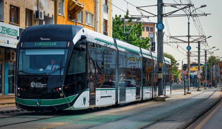 İzmit tramvayında yeni dönem! Yolcular dikkat