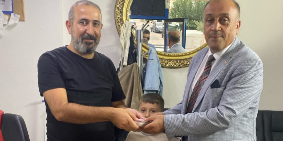 Esnaf dayanışma için güne başladı