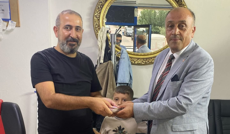 Esnaf dayanışma için güne başladı