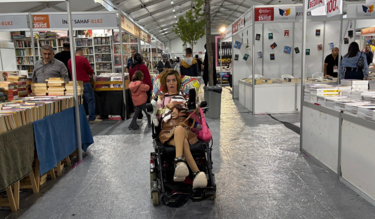 Engelsiz Taksi, Kitap Fuarı’nda da engelleri aşıyor