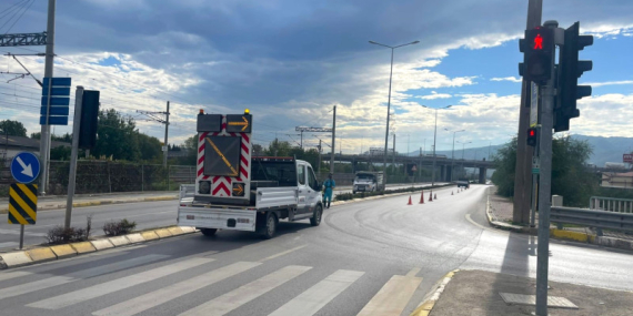 Salim Dervişoğlu Caddesi’nde sonbahar budaması