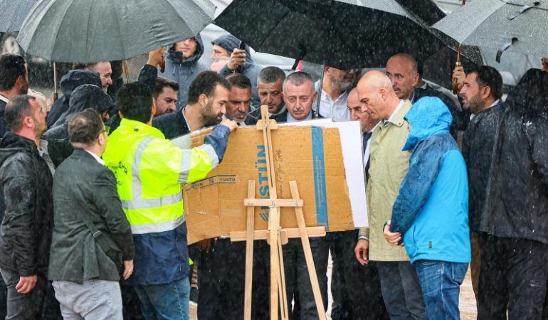 Başkan Büyükakın’dan sağanak yağış altında denetim