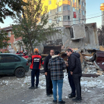 ENKAZ ALTINDA 7 KİŞİNİN OLDUĞU TAHMİN EDİLİYOR