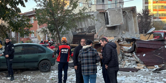 Gebze’de 5 Katlı Bina Çöktü