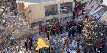 GEBZE'DE ÇÖKEN BİNADA ENKAZ ALTINDA KALAN AİLE FERTLERİNİN KİMLİKLERİ BELLİ OLDU