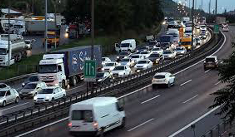 İstanbul istikameti trafiğe kapanıyor!