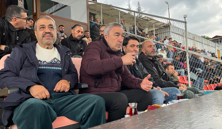 Derince’de futbol buluşması: Aybaba ve Halefler tribünde
