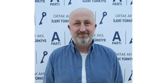 Parti kuruluş yıldönümüne günler kala Anahtar Parti’de şok istifa