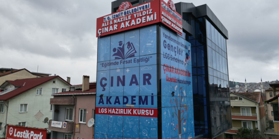 İzmit Belediyesi YKS ve LGS için kitap alıyor!