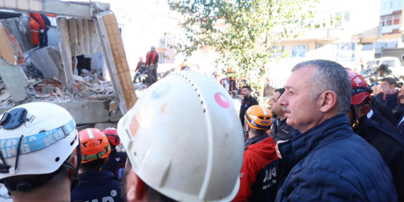 Gebze’deki enkazda kritik çalışma: Büyükakın’dan ilk bilgi