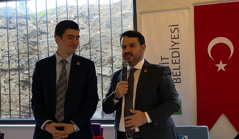 İzmit İlçe Başkanı Gökhan Ercan basın mensuplarıyla bir araya geldi