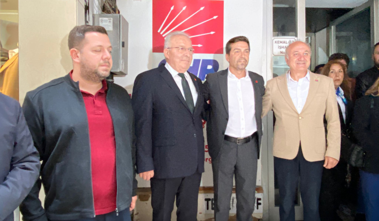 Adaylık açıklaması salon doldurdu