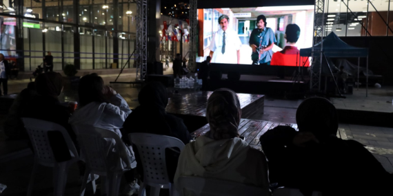 Kitap Fuarı’nda sinema keyfi sürüyor