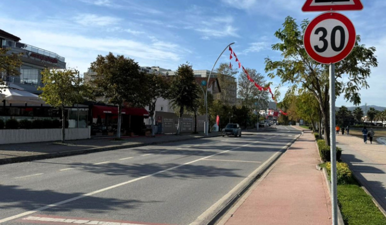 Başiskele sahilinde yoğun trafiğe pratik çözüm