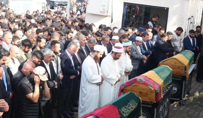 Büyükakın da ailelerin acısına ortak oldu