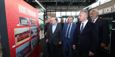 1763132746-2215372301