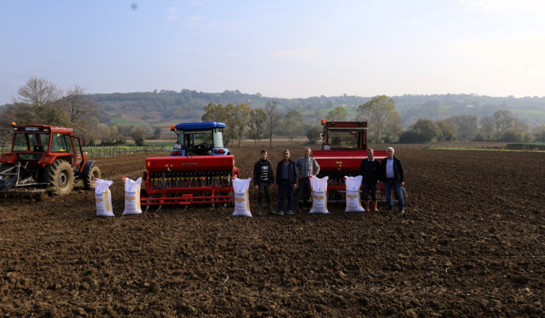 Büyükşehir’in hibeli tohumları toprakla buluştu