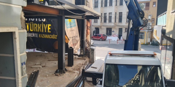 Fatma Hürriyet ve İzmit Belediyesi, “yandaş”ın kaçak inşaatını film izler gibi izlemiş!