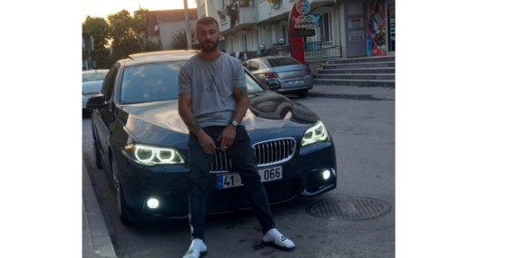 Otomobilde öldürülen genç defnedildi
