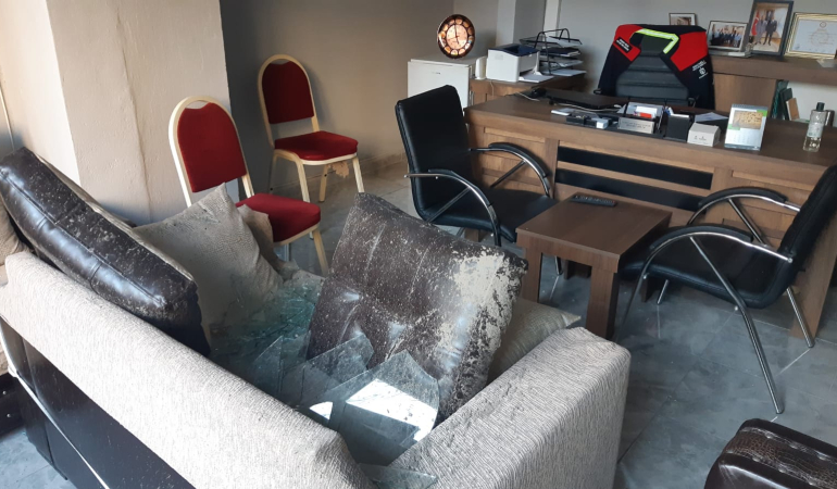 Muhtarlık savaş alanına döndü