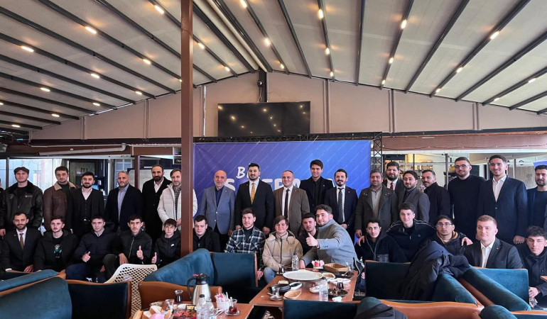 Saadet Partisi gençlerle gündemi değerlendirdi